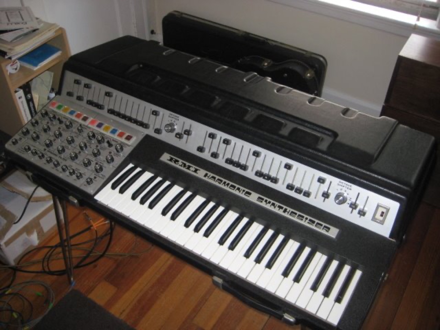 Vintage harmonic synthesizer, the inspiration behind Geranium HARMONIC 75